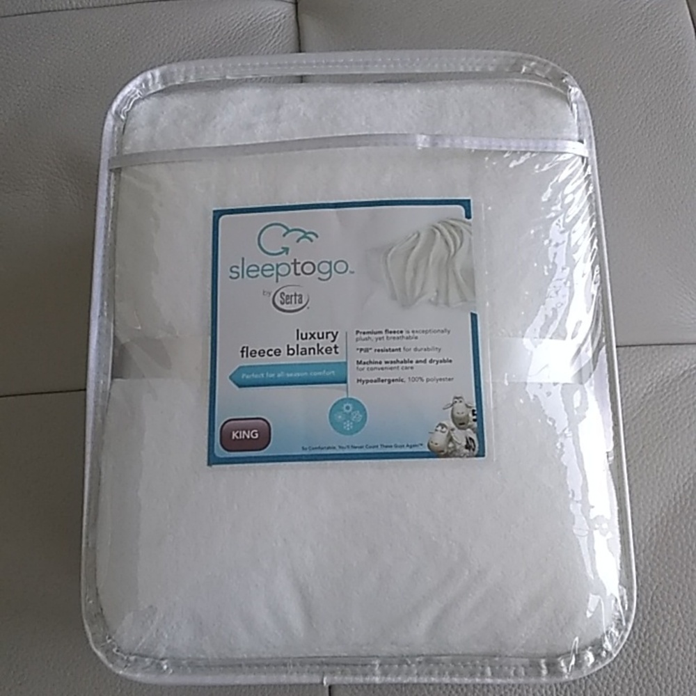 Sleep To Go - Luxury Fleece Blanket